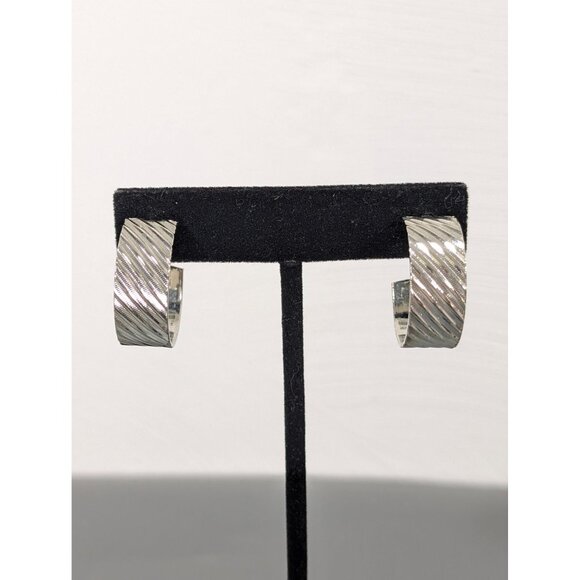 Vintage Silver Tone Ribbed Wide Hoop Earrings Pierced Classic - Picture 1 of 6